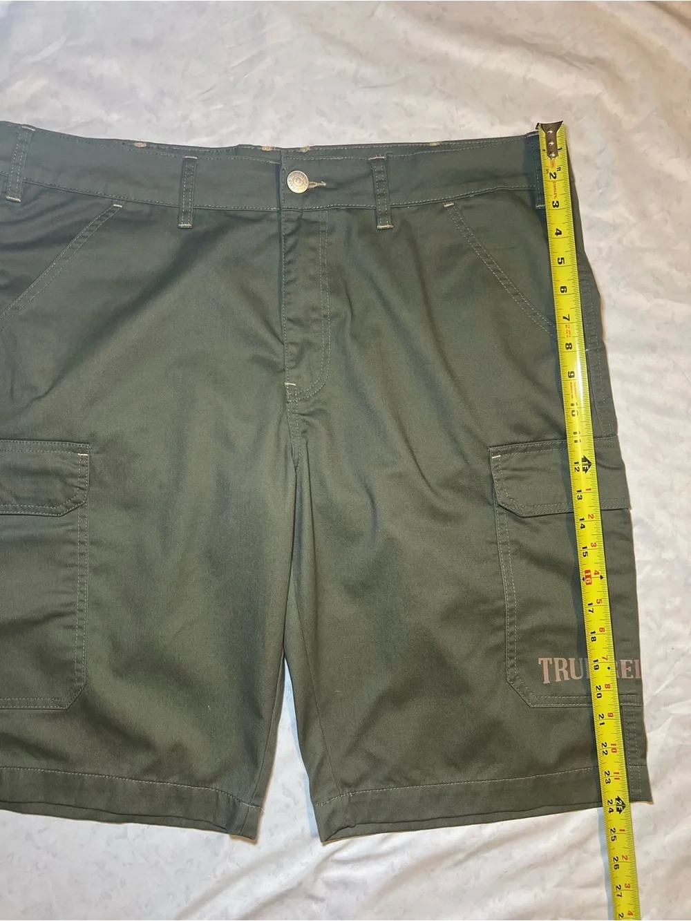 True Religion Men’s Utility Cargo Shorts,Horseshoe Stitching, Olive Green, 38